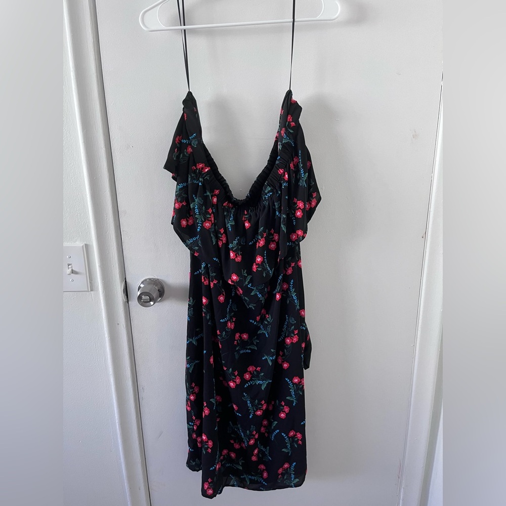 Vince Camuto midi off shoulder floral print dress with pockets. NWT